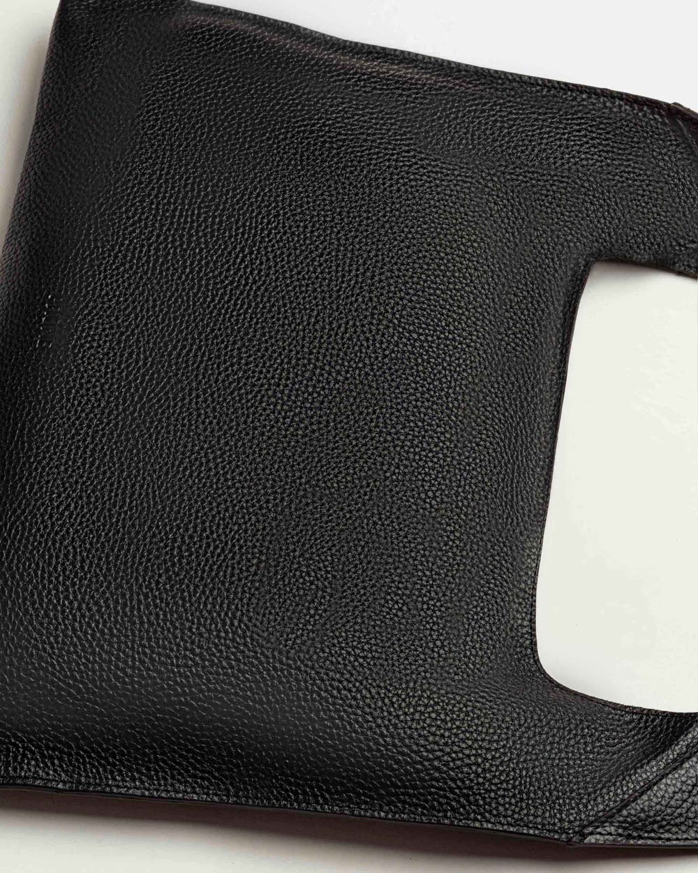 Cartera al hombro Minimal en Cuero Graneado