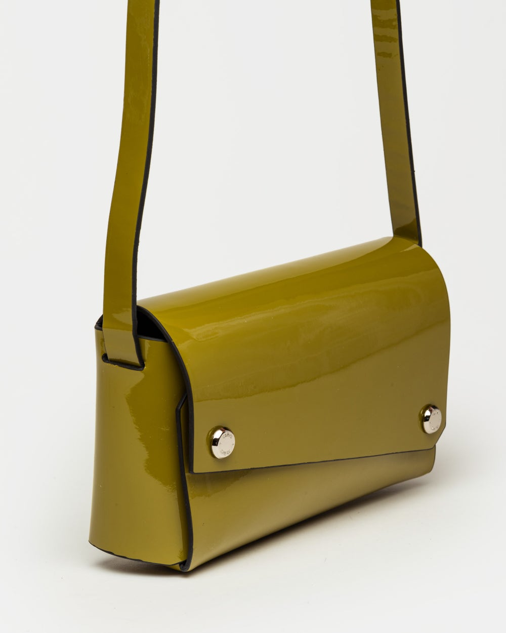 Bandolera Freda en Cuero Charol