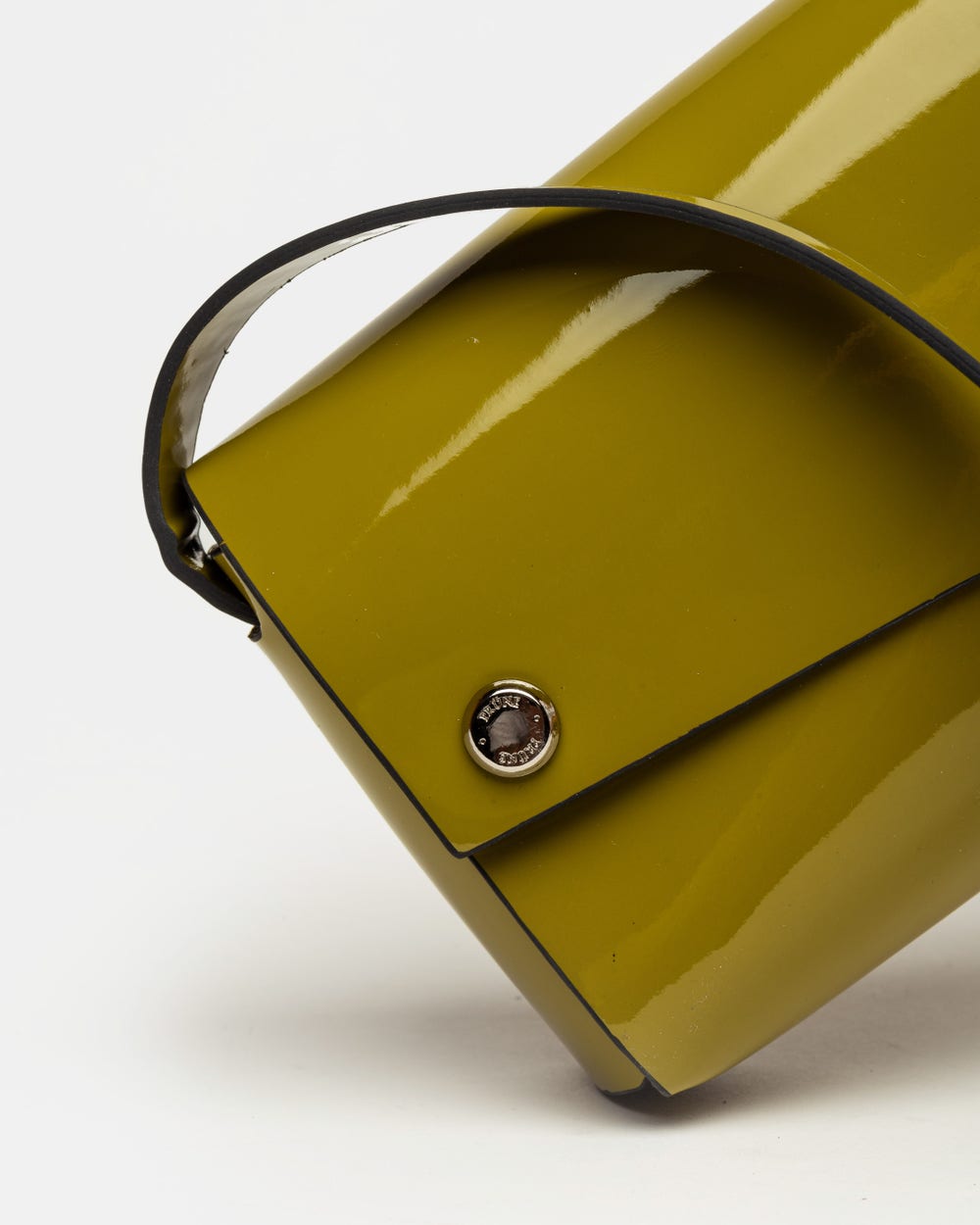 Bandolera Freda en Cuero Charol