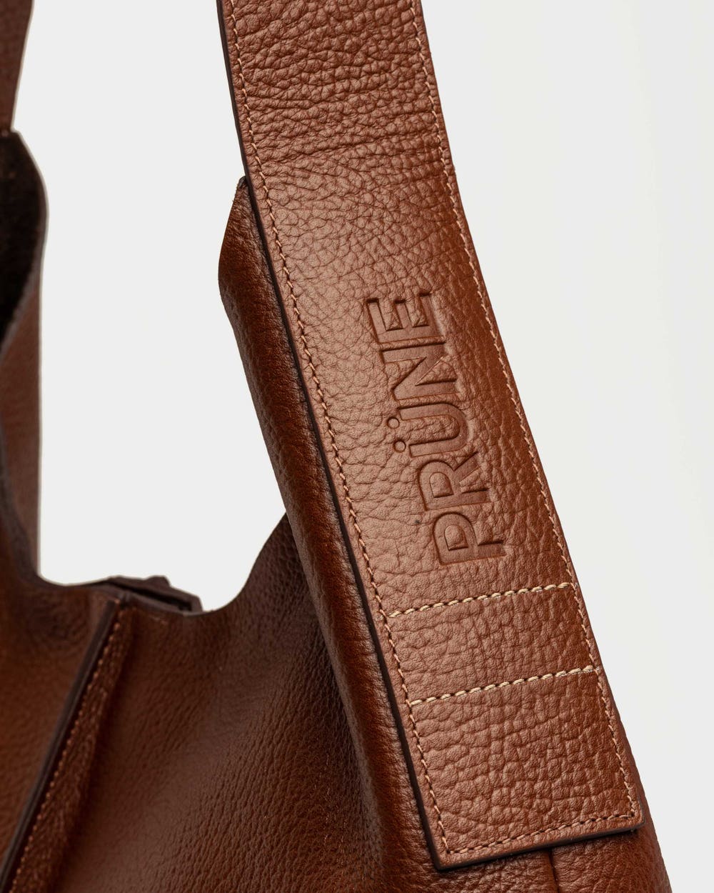 Bolso Tanner en cuero graneado