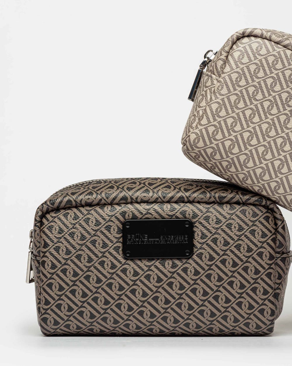 Porta cosméticos Monogram en efecto cuero