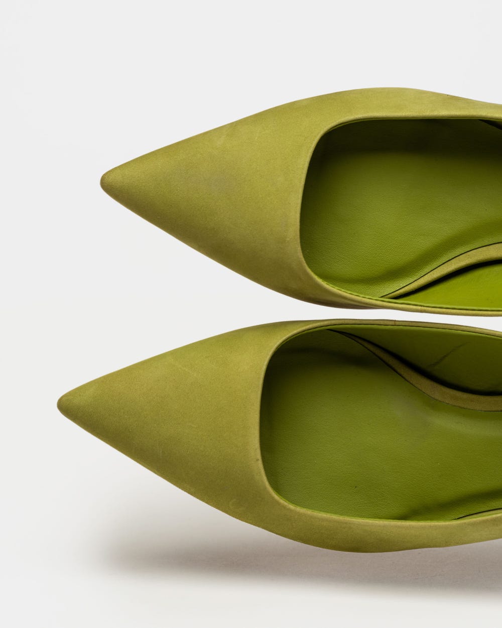 Stiletto Marga en cuero nobuk