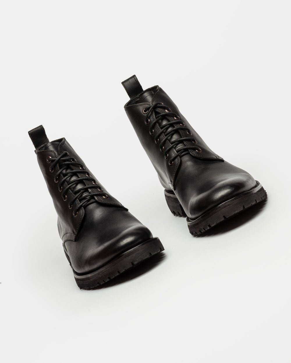 Borcego Harvey en cuero liso