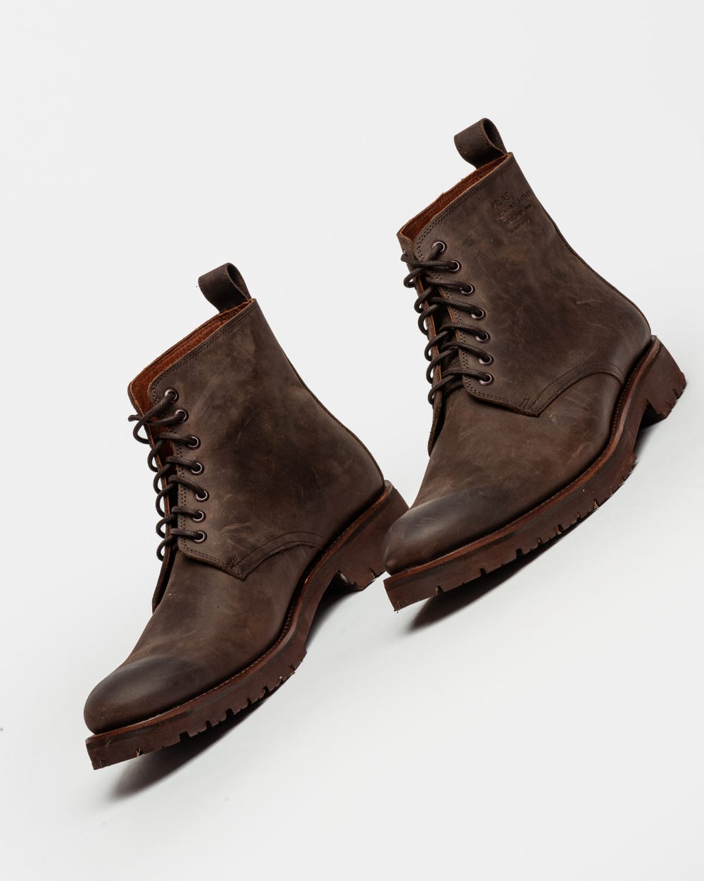 Borcego Harvey en cuero liso