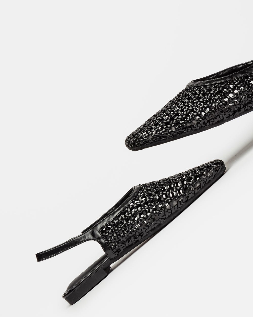 Mule Alina en efecto cuero metalizado