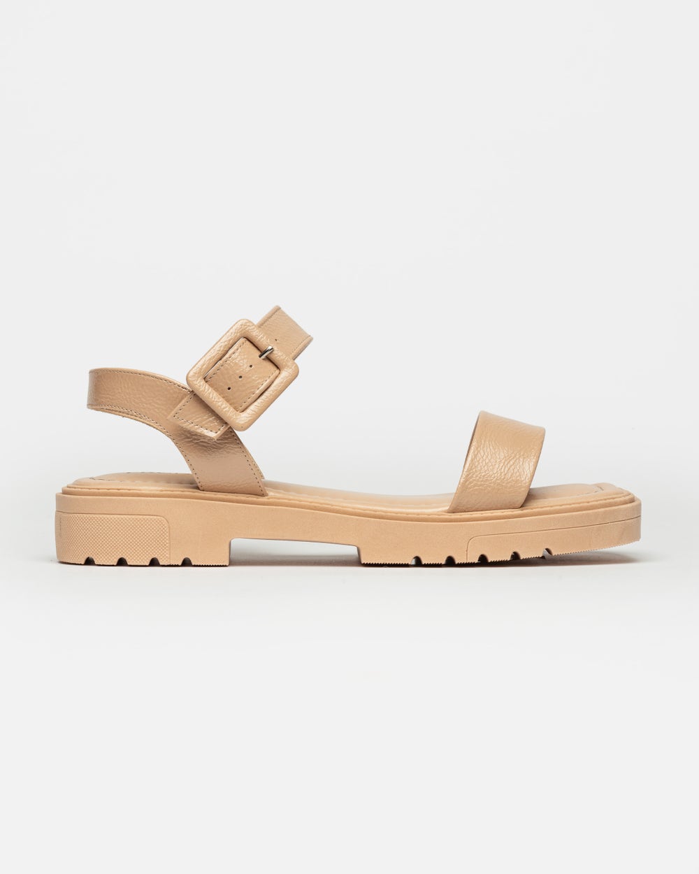 Sandalia baja Lis en efecto gloss