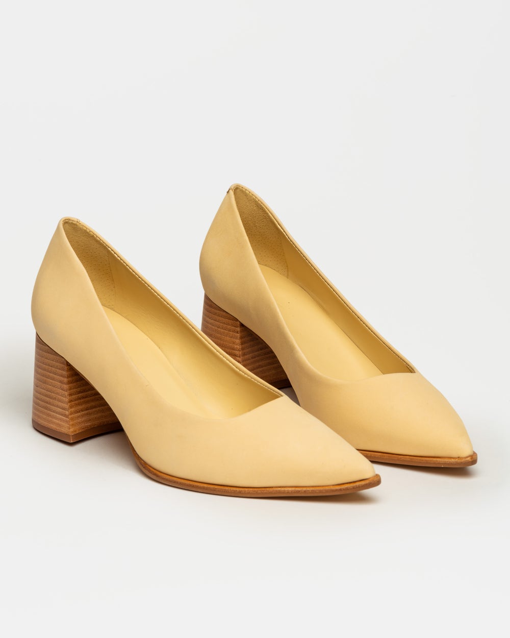 Stiletto Eva en cuero nobuk