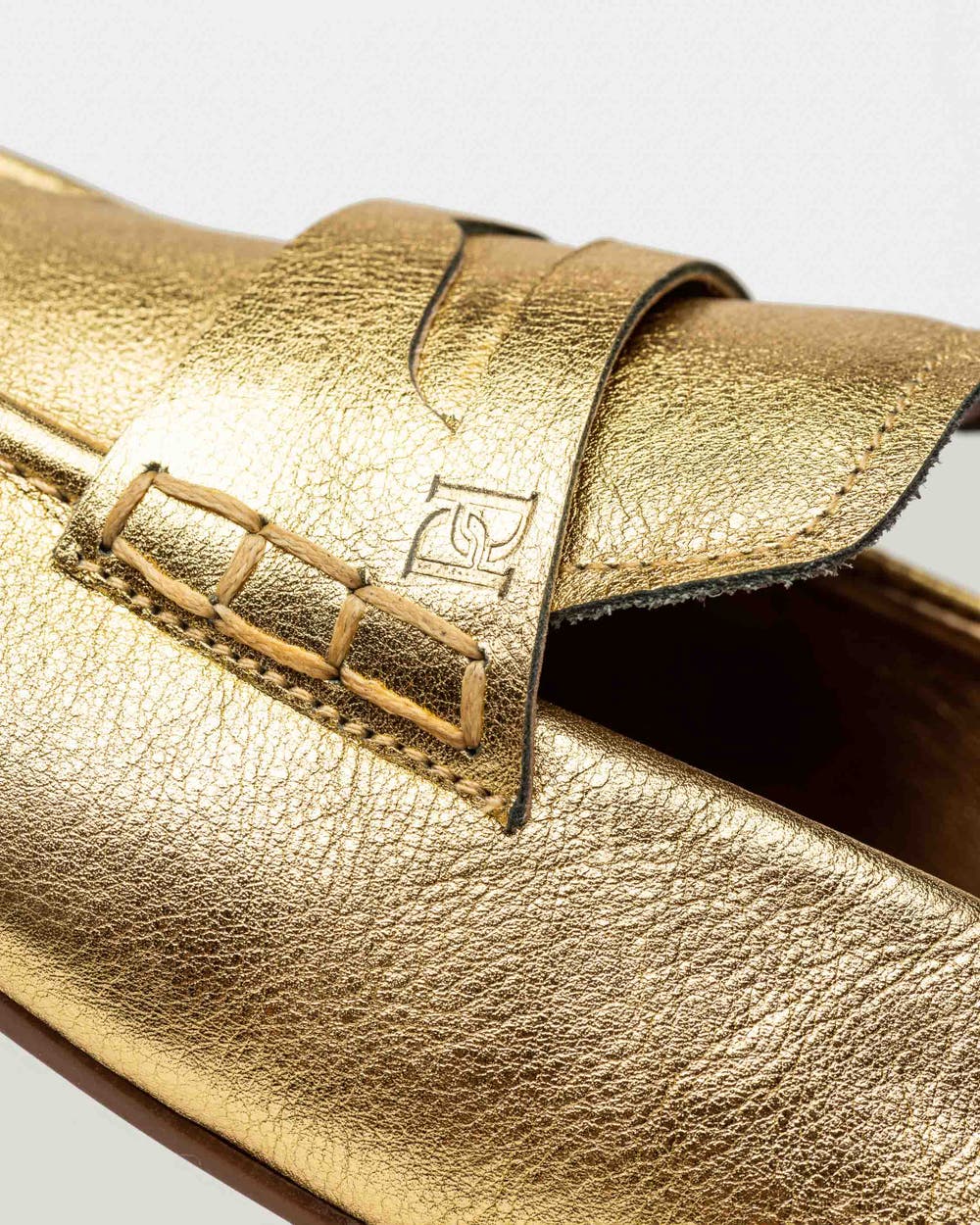 Mocasín Siena en cuero metalizado