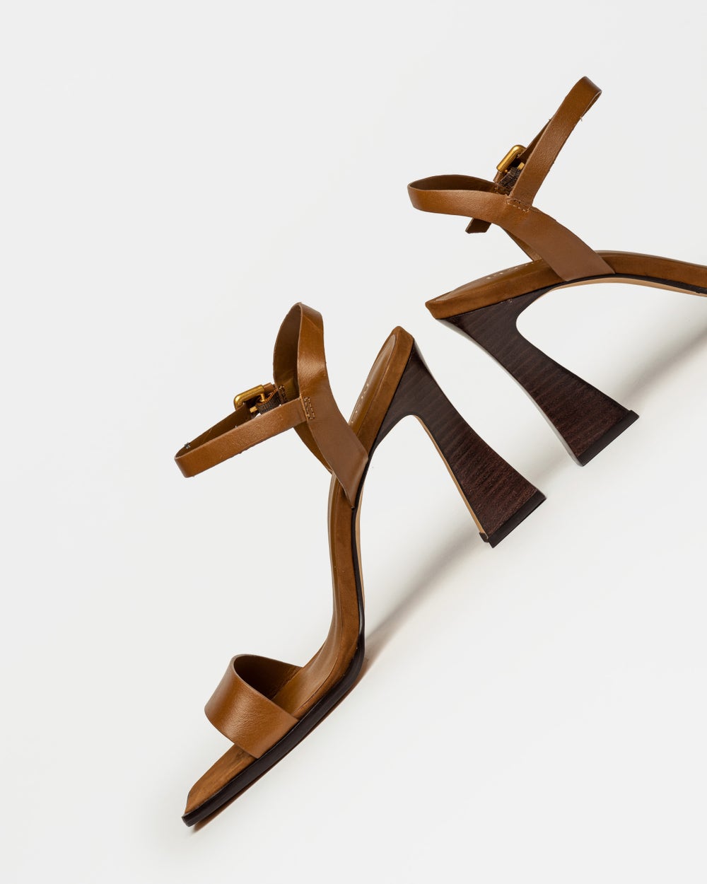 Sandalia alta Emily en cuero liso