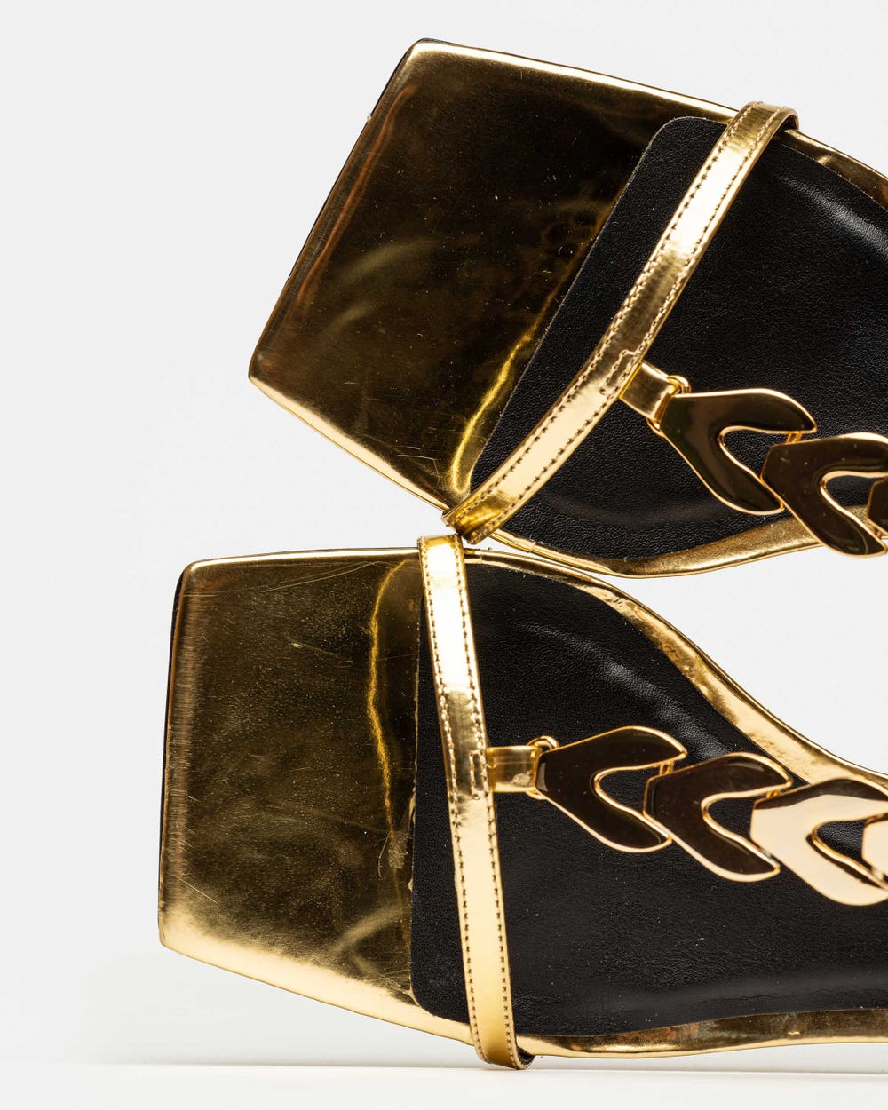 Sandalia baja Goldie en cuero metalizado