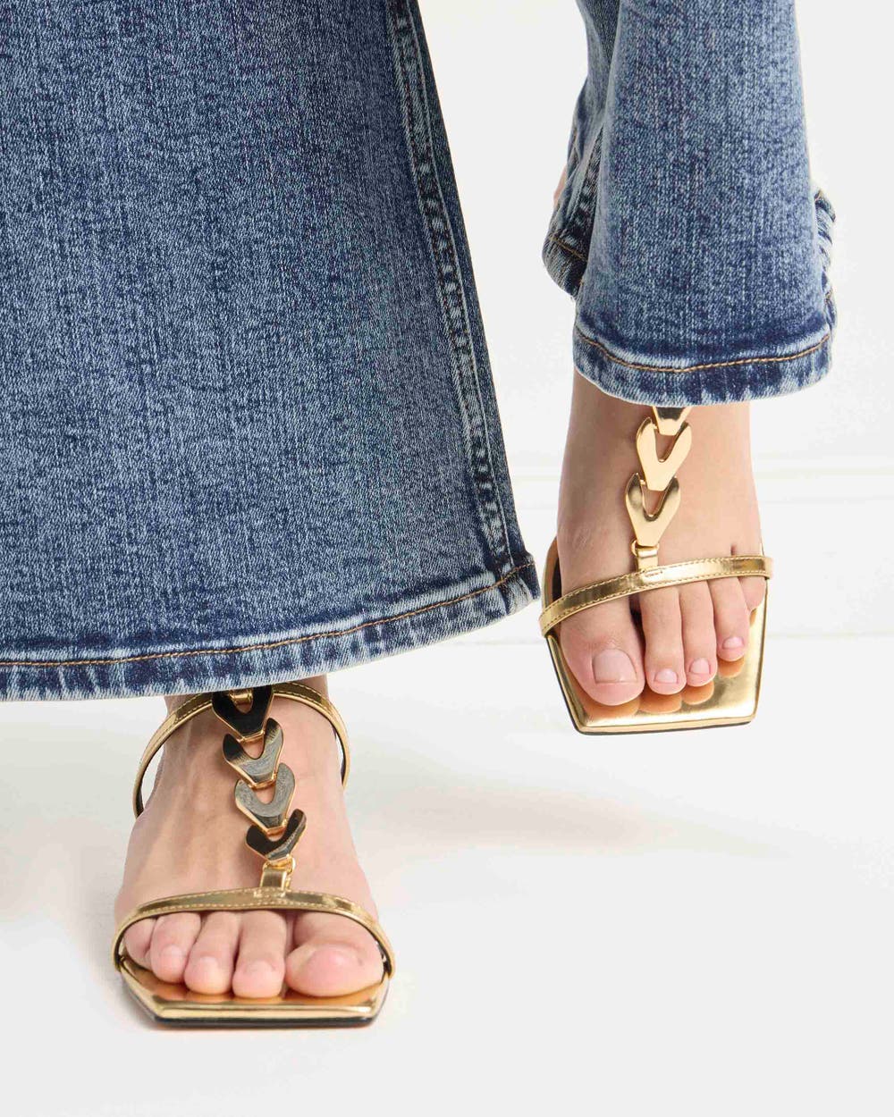 Sandalia baja Goldie en cuero metalizado