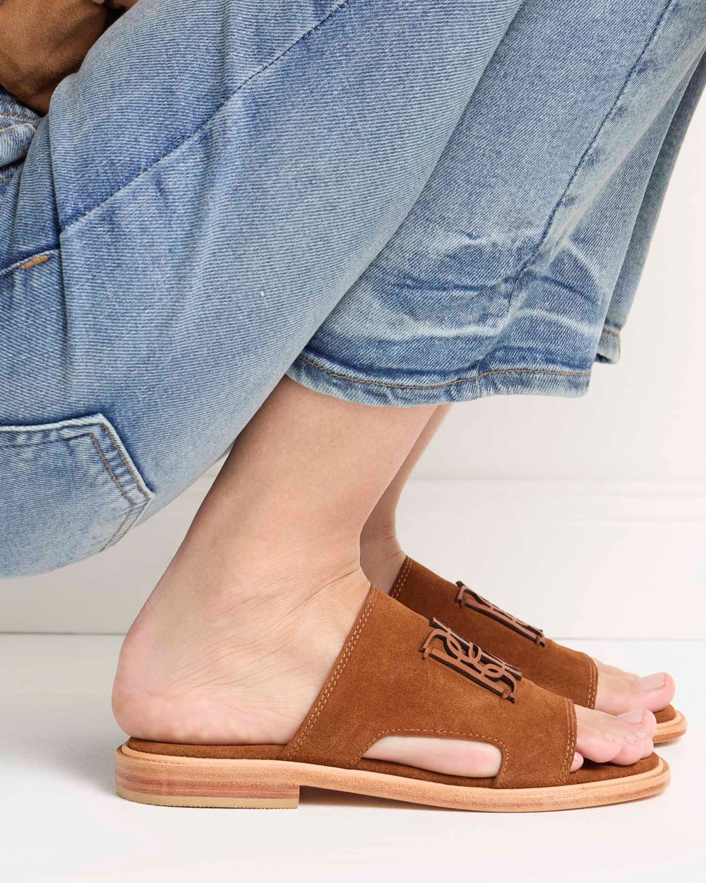 Flat Monogram en gamuza