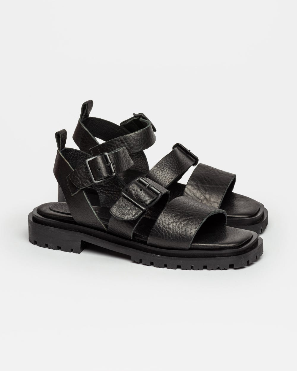 Sandalia media Alba en cuero graneado