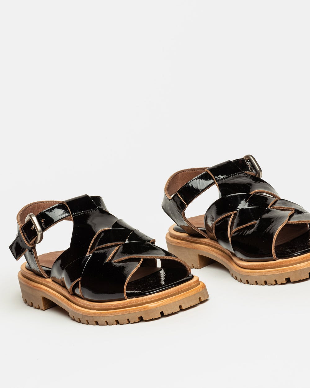 Sandalia media Cecile en cuero gloss