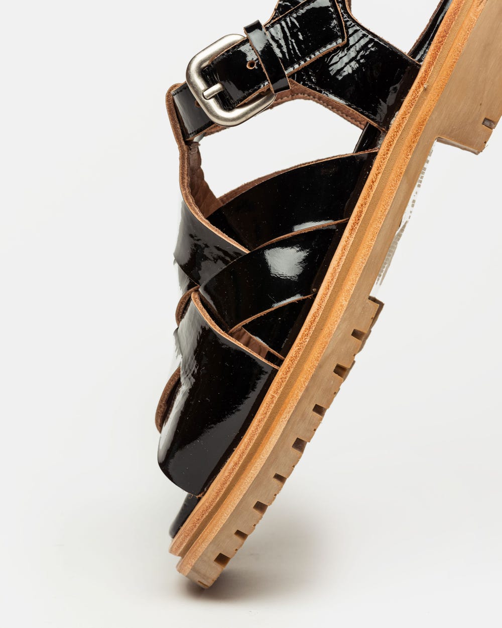 Sandalia media Cecile en cuero gloss