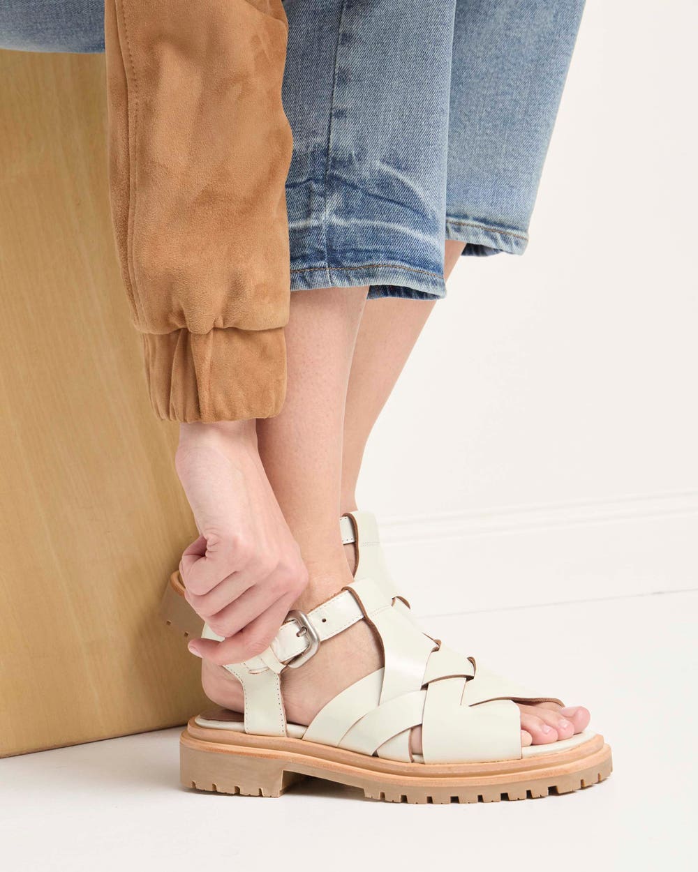 Sandalia media Cecile en cuero gloss