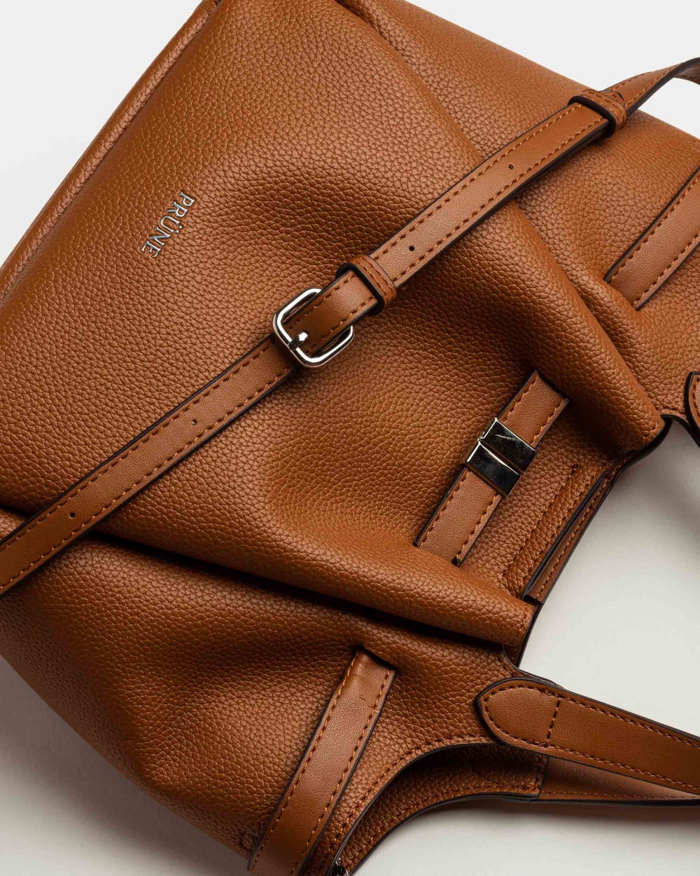 Cartera de mano Marble en efecto cuero graneado